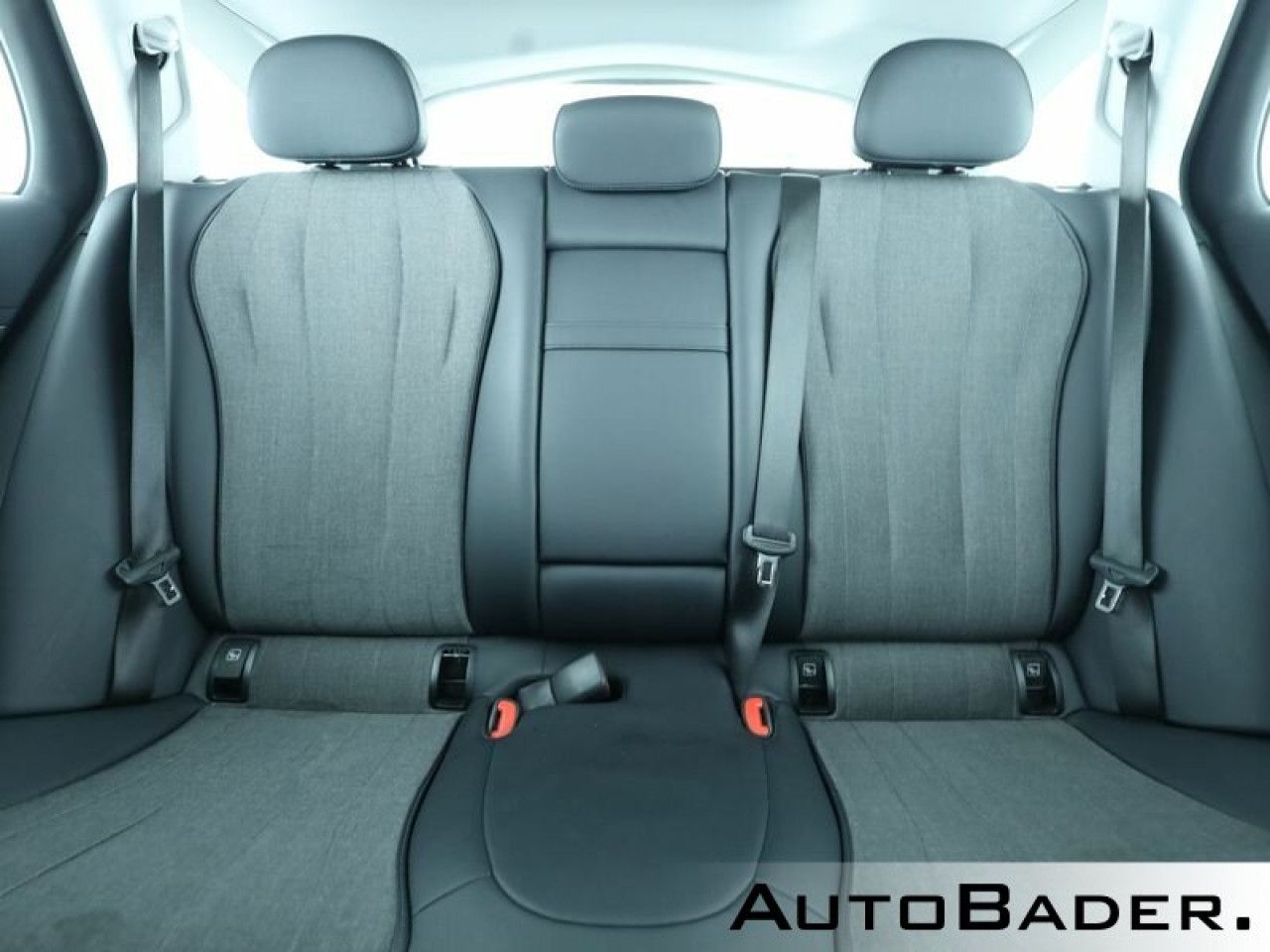 Mercedes-Benz E-Klasse – Bild 10