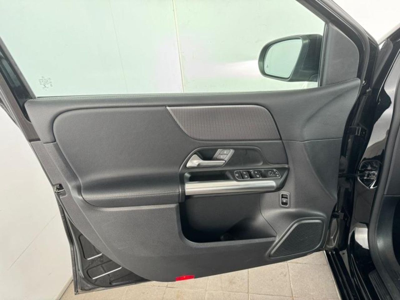 Photo du v&eacute;hicule 17 / 18