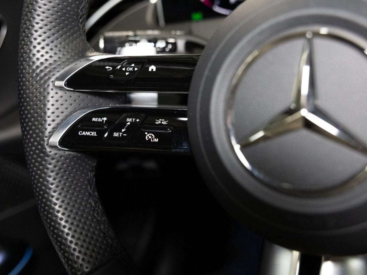 Mercedes-Benz E-Klasse – Bild 12