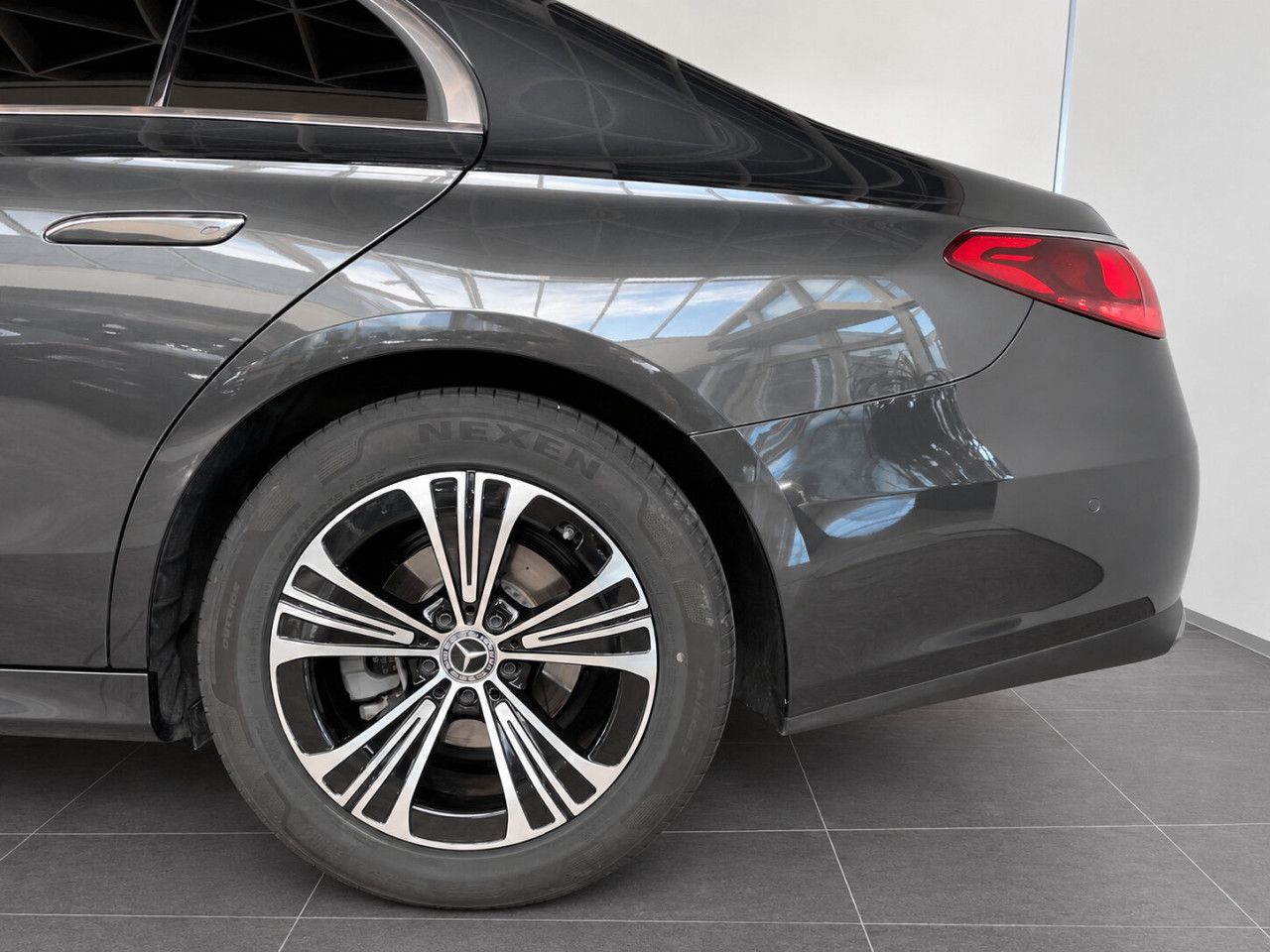 Mercedes-Benz E-Klasse – Bild 4