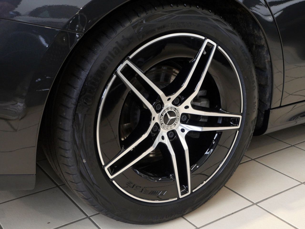 Mercedes-Benz E-Klasse – Bild 10
