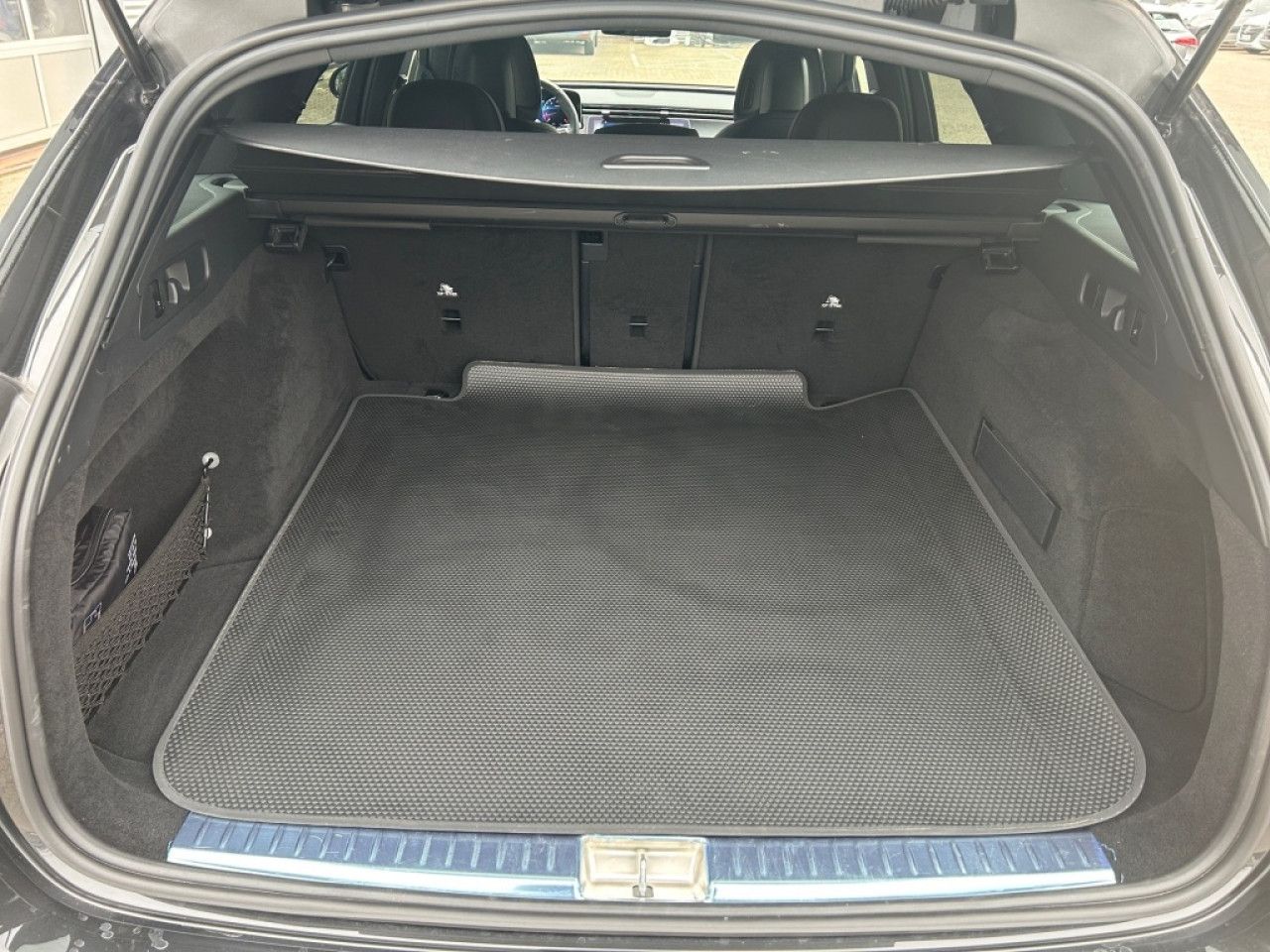 Mercedes-Benz E-Klasse – Bild 9