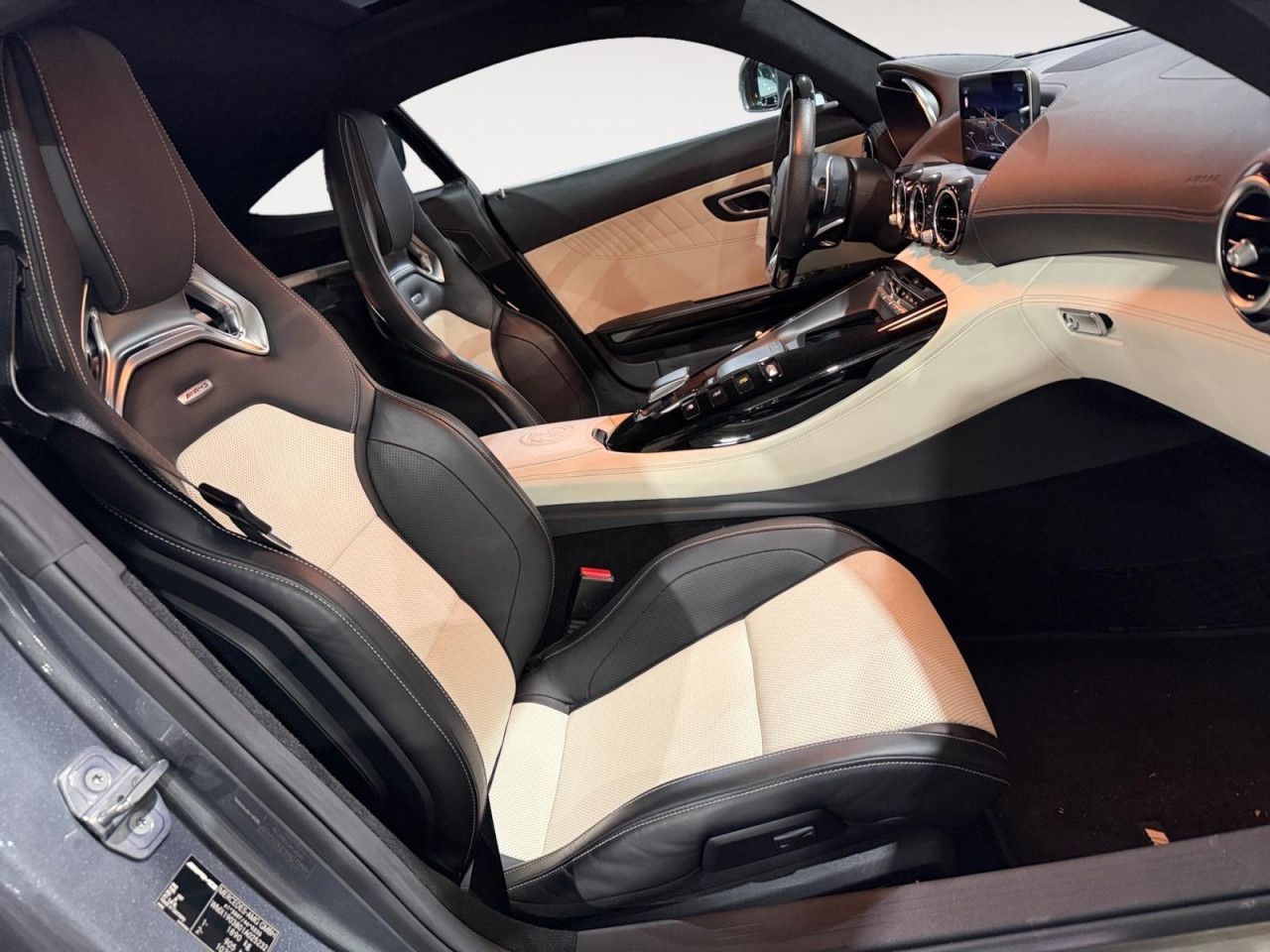 Imagem do veículo 15 / 15