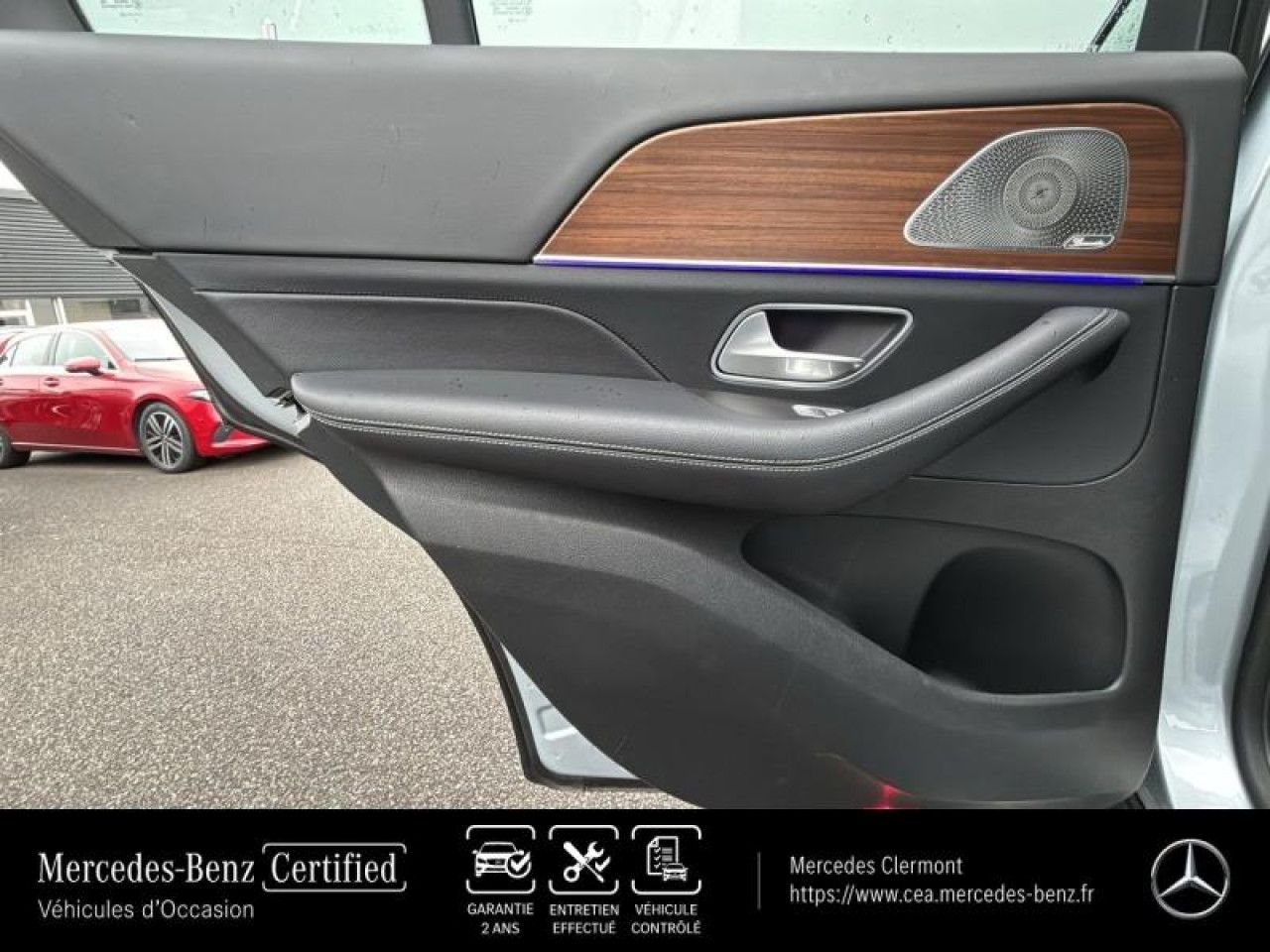 Photo du v&eacute;hicule 16 / 18