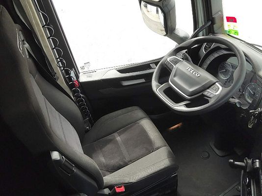 Vehicle image 6 / 6