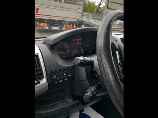 Vehicle image 7 / 21