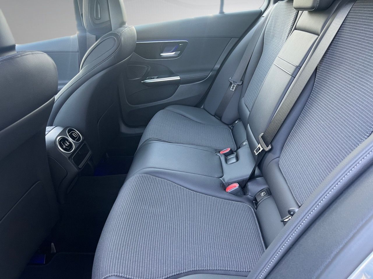Mercedes-Benz C-Klasse – Bild 16