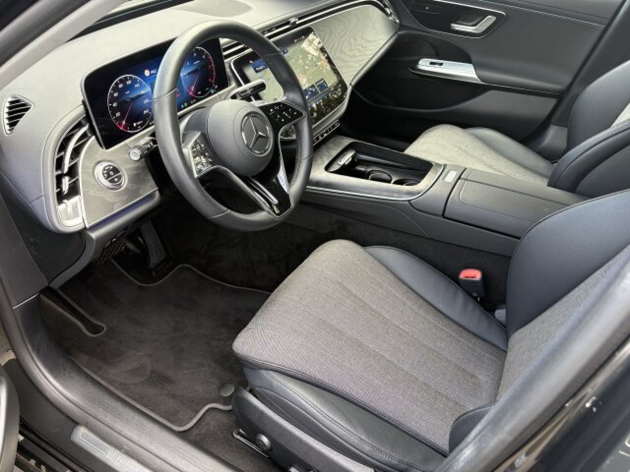 Mercedes-Benz E-Klasse – Bild 12