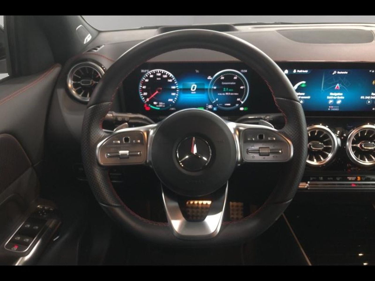 Photo du v&eacute;hicule 9 / 18