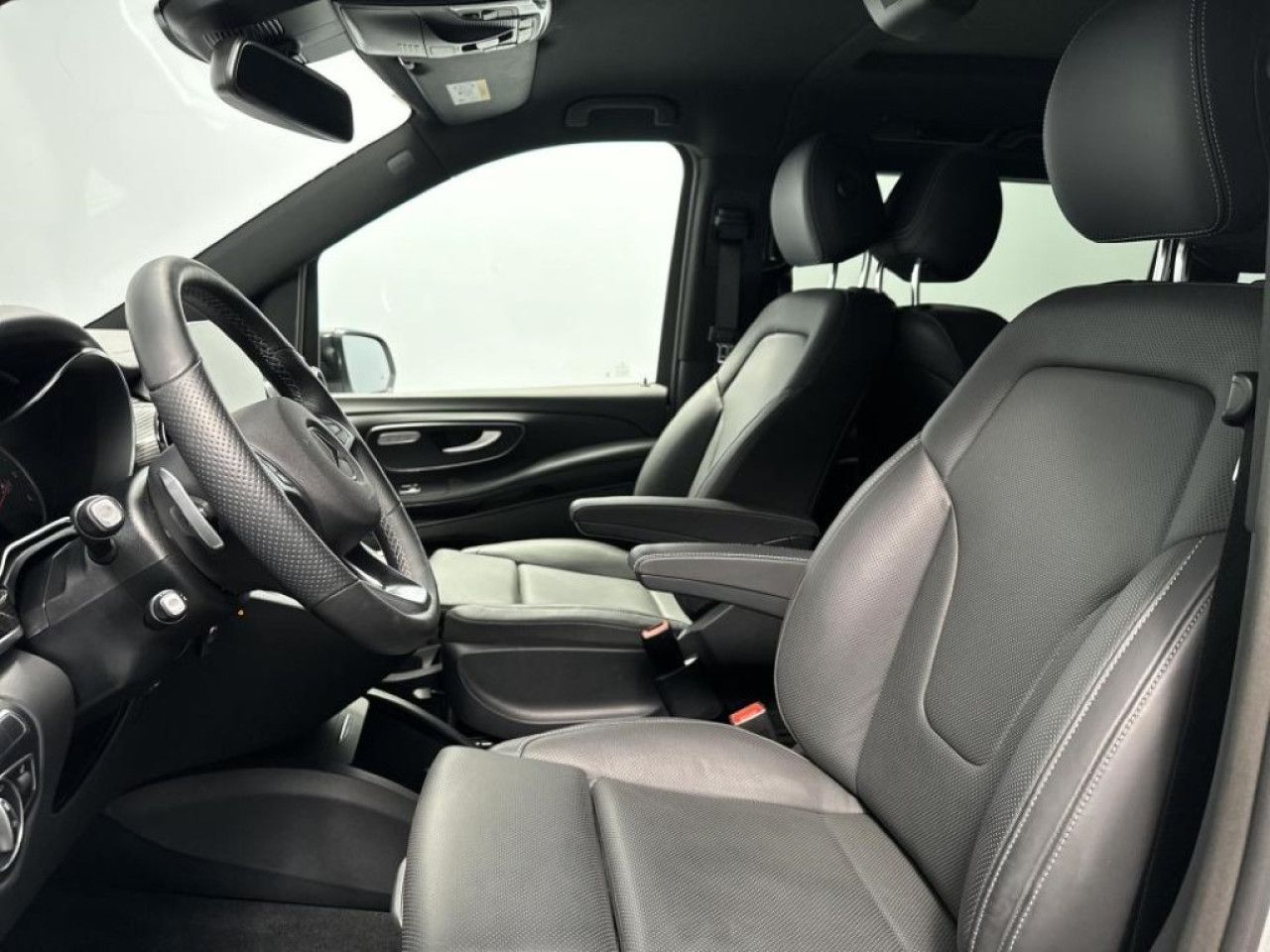 Zdjęcie pojazdu 10 / 18