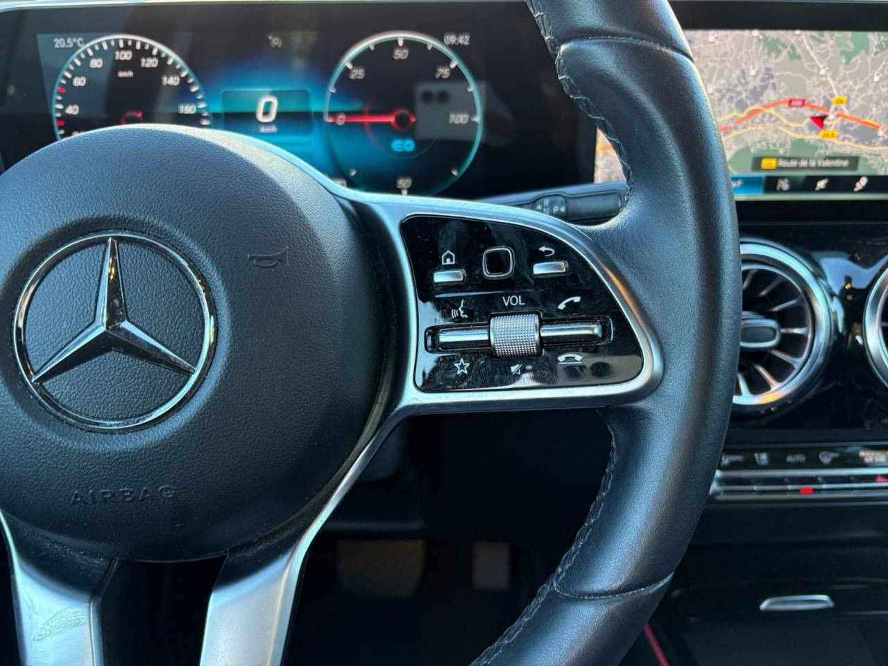 Photo du v&eacute;hicule 16 / 18