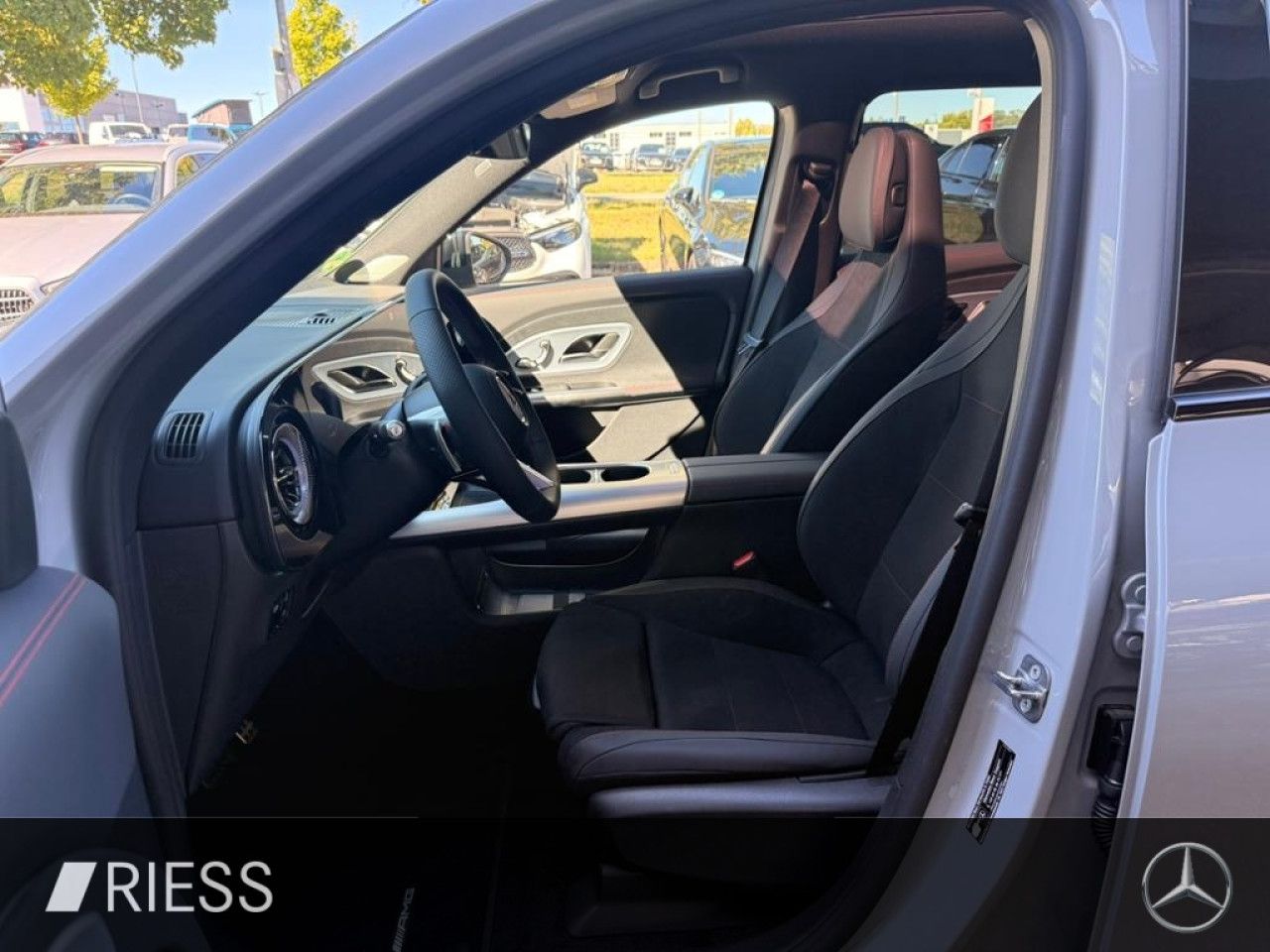 Mercedes-Benz GLB – Bild 2