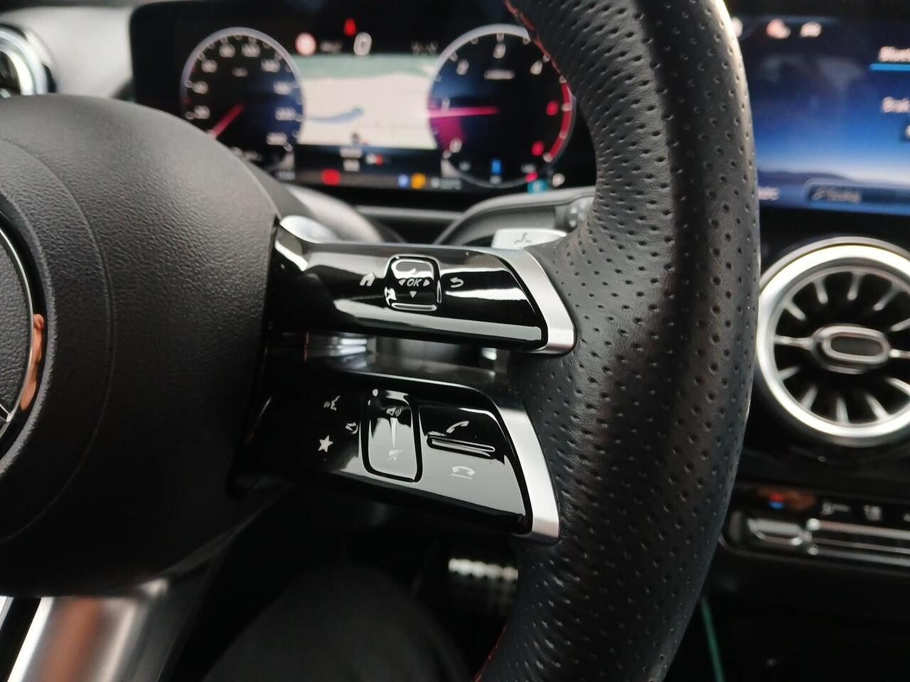 Zdjęcie pojazdu 22 / 24