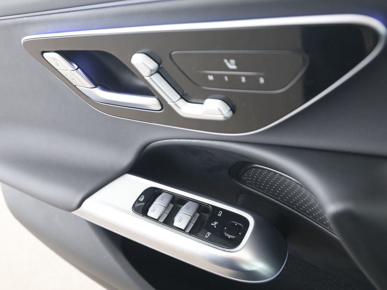 Mercedes-Benz E-Klasse – Bild 14