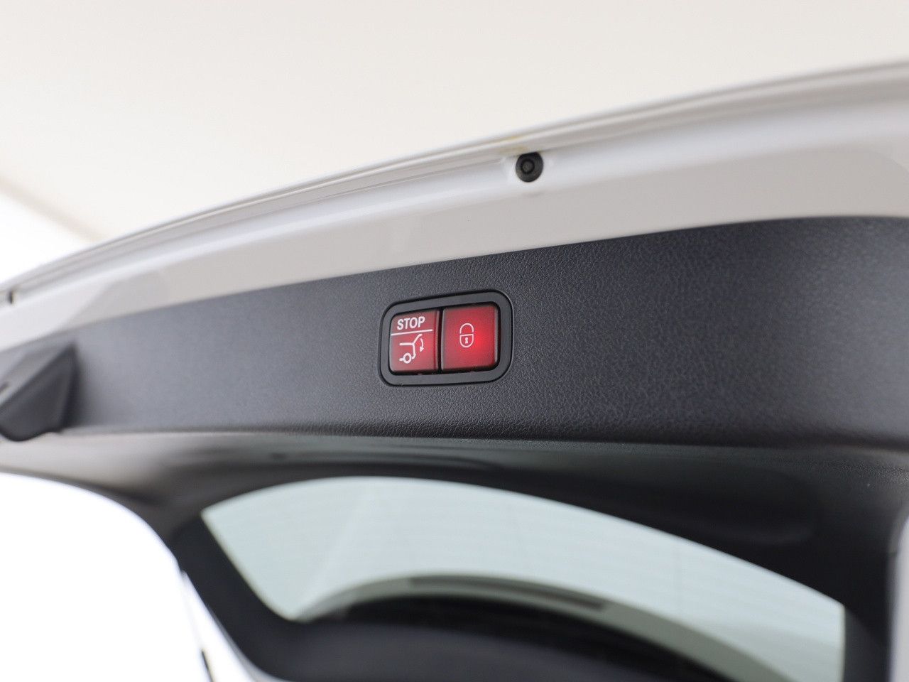 Mercedes-Benz E-Klasse – Bild 20