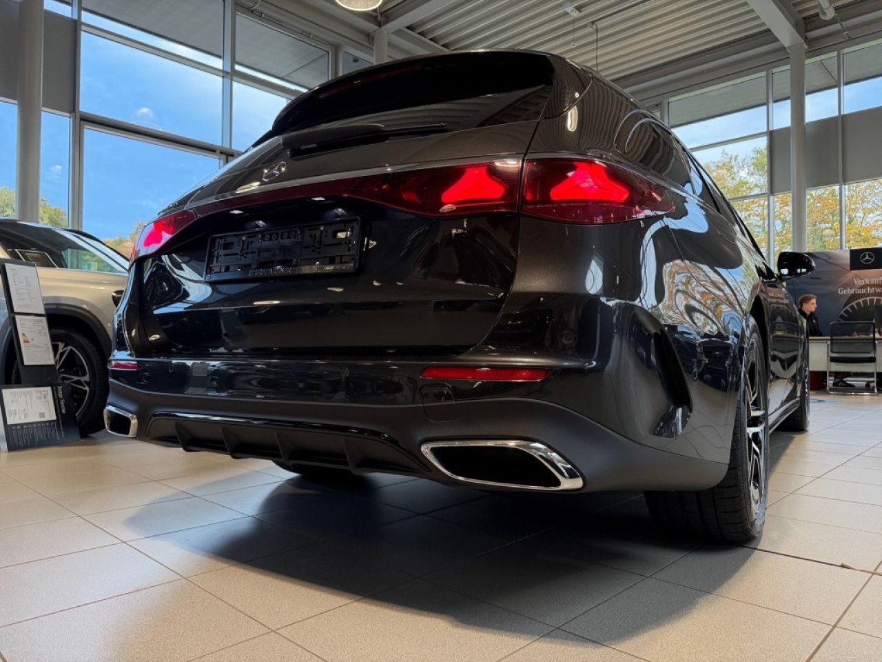 Mercedes-Benz E-Klasse – Bild 12