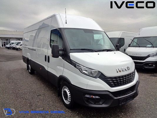 Vehicle image 3 / 14