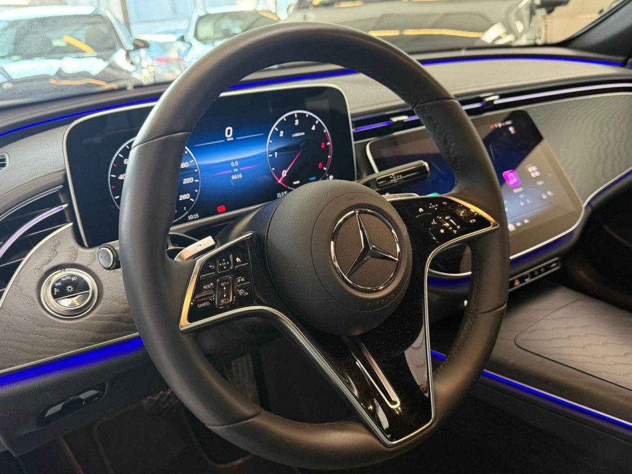 Mercedes-Benz E-Klasse – Bild 13