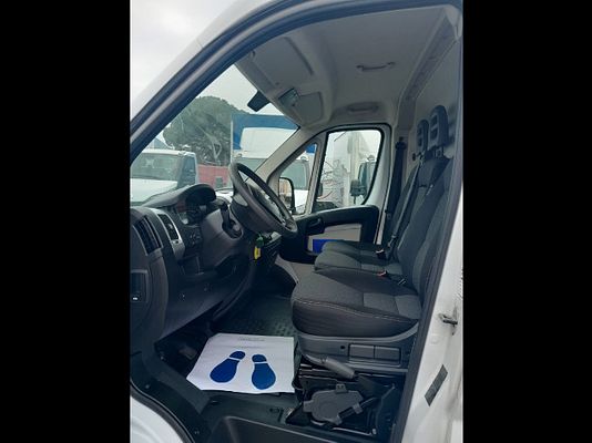 Vehicle image 18 / 20