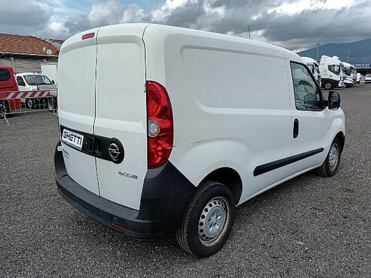 Vehicle image 3 / 5