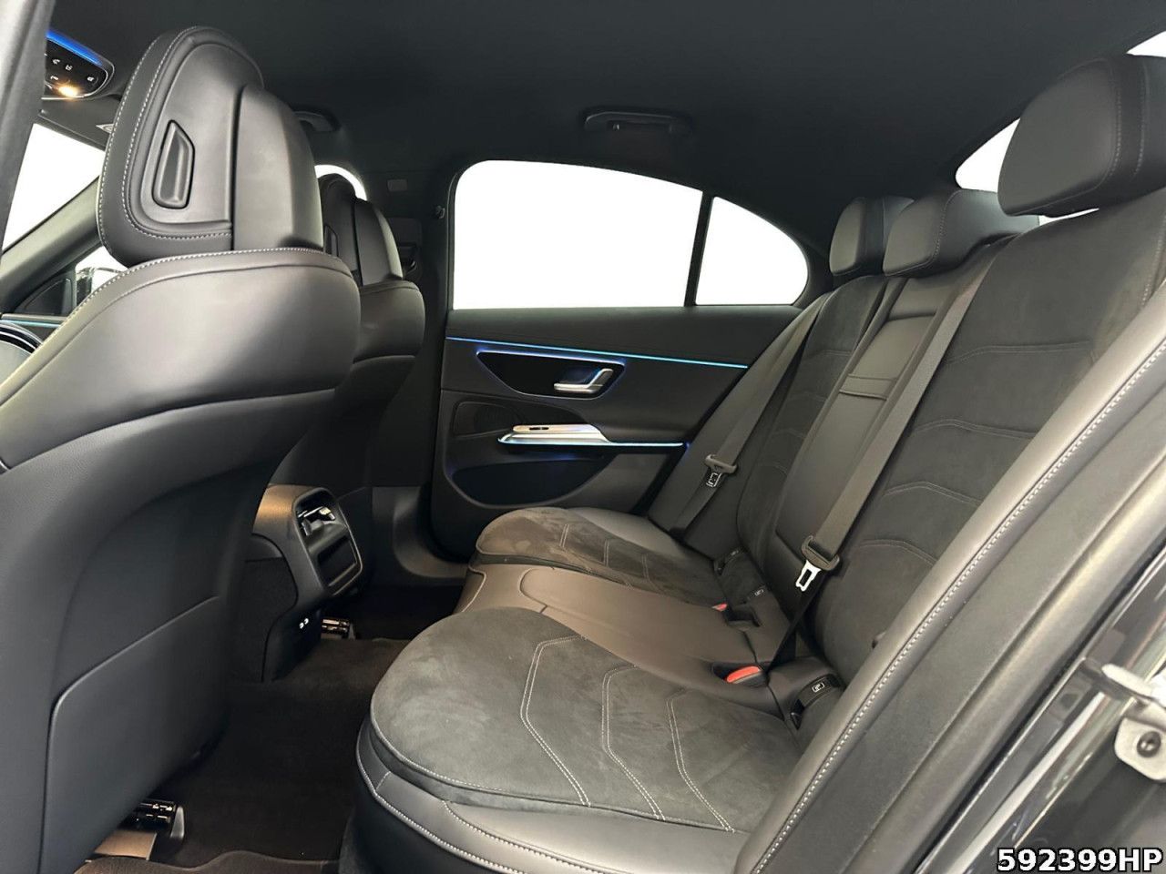 Mercedes-Benz E-Klasse – Bild 11