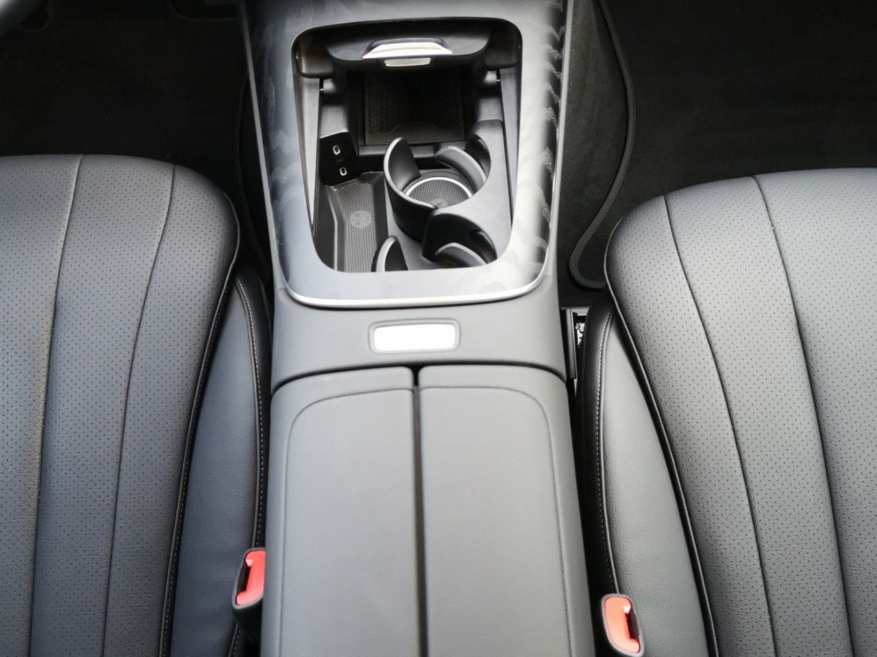 Mercedes-Benz E-Klasse – Bild 13