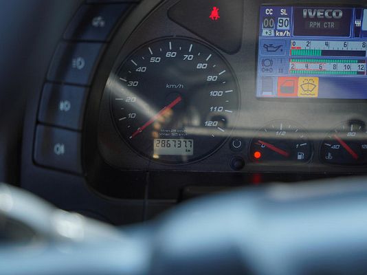 Vehicle image 9 / 14
