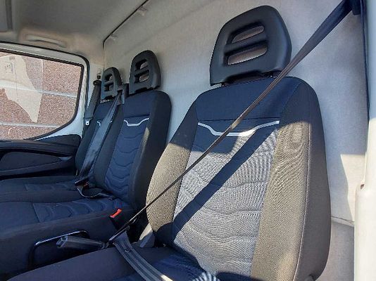 Vehicle image 7 / 7