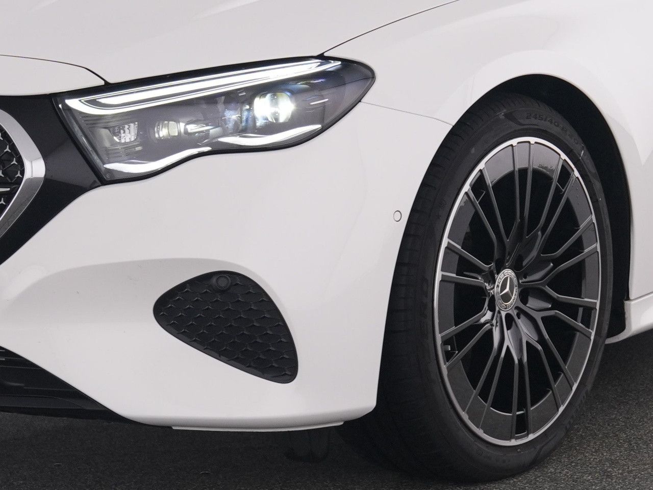 Mercedes-Benz E-Klasse – Bild 8