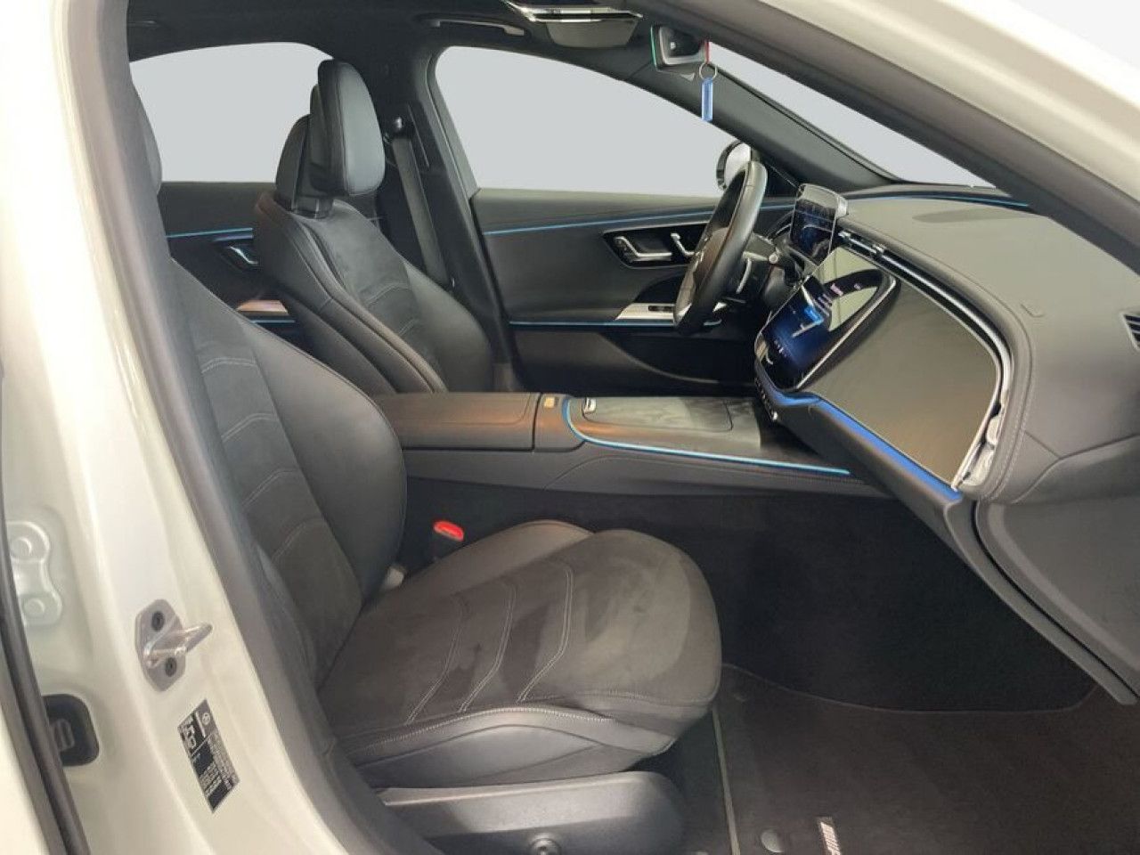 Mercedes-Benz E-Klasse – Bild 12