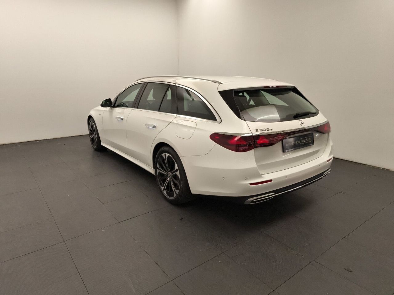 Mercedes-Benz E-Klasse – Bild 8