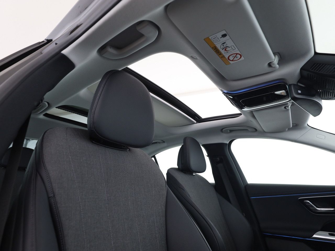 Mercedes-Benz E-Klasse – Bild 20