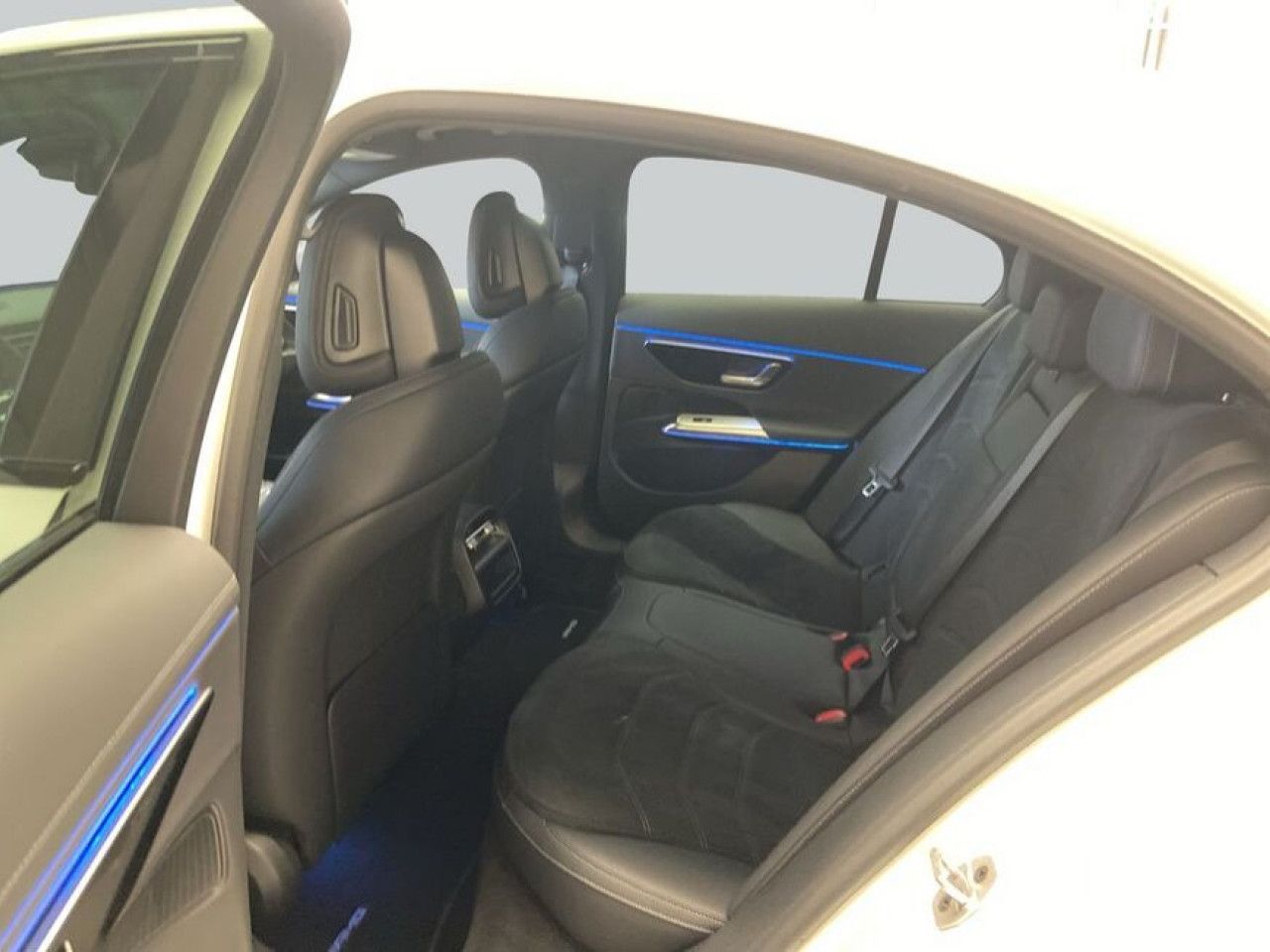 Mercedes-Benz E-Klasse – Bild 11