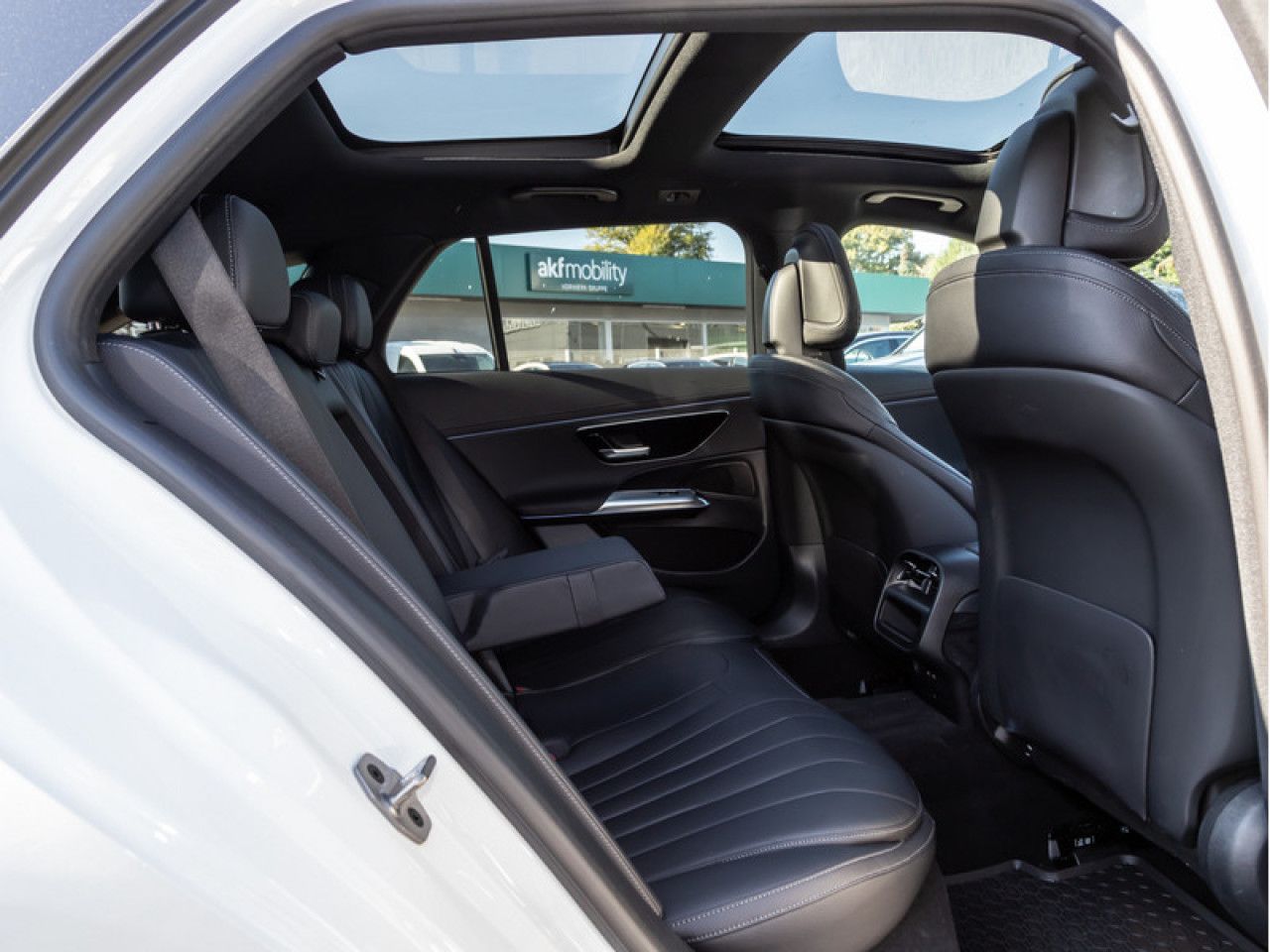 Mercedes-Benz E-Klasse – Bild 9
