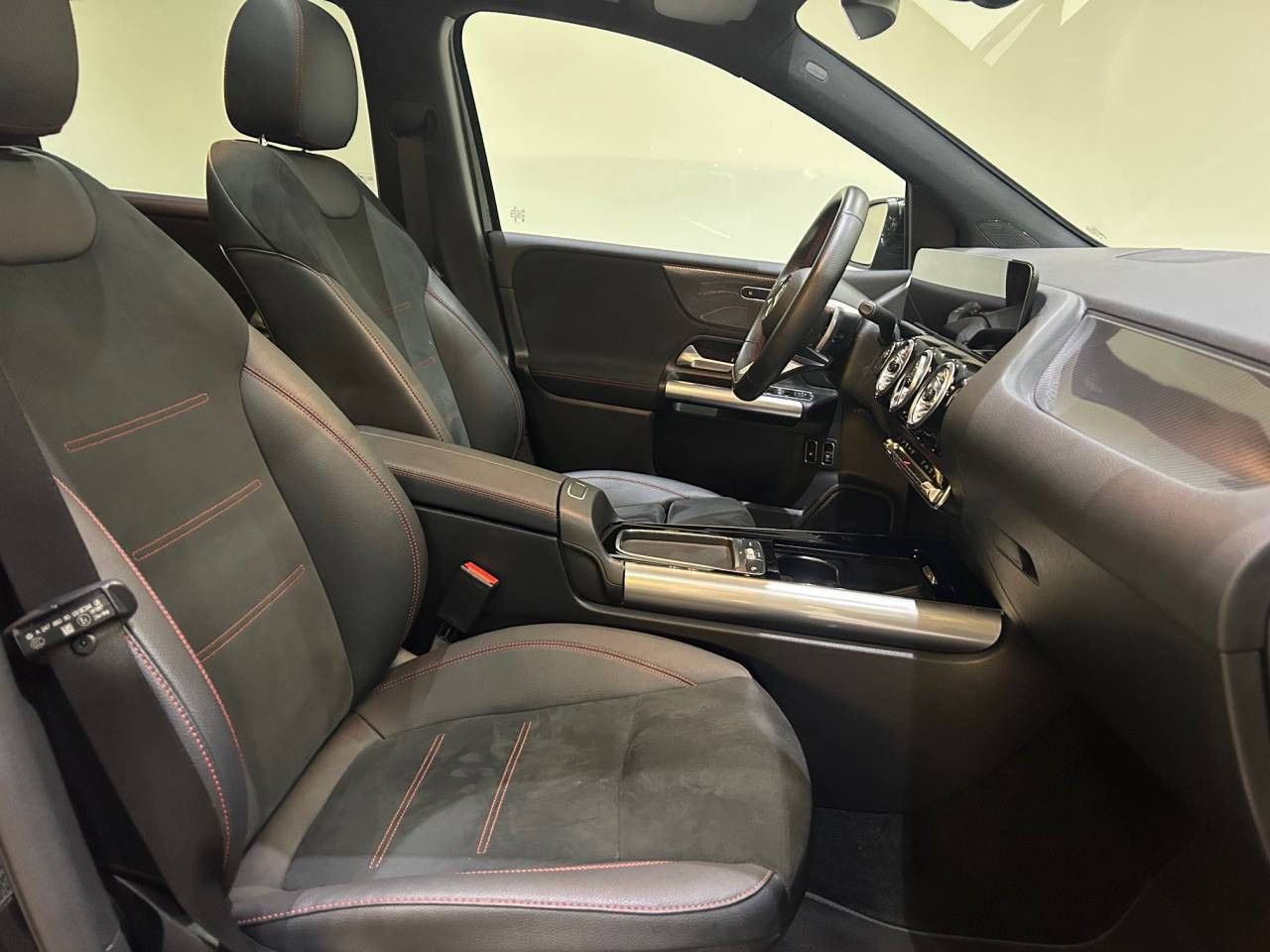 Photo du véhicule 10 / 17