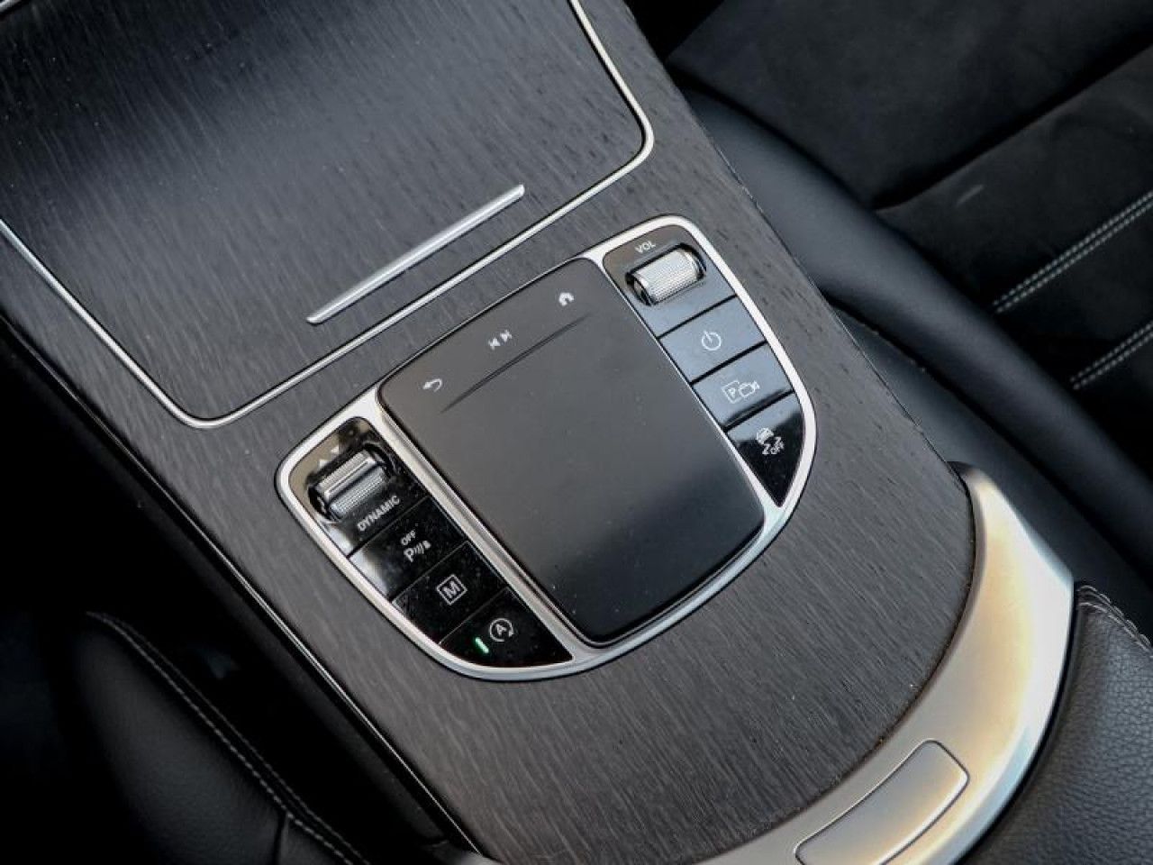 Photo du v&eacute;hicule 16 / 18