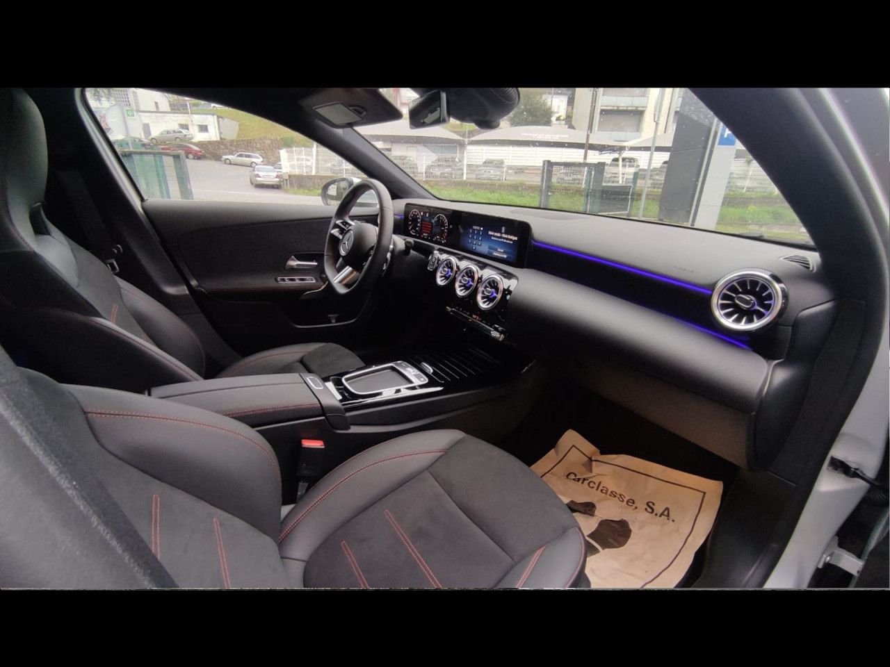 Imagem do ve&iacute;culo 1 / 6