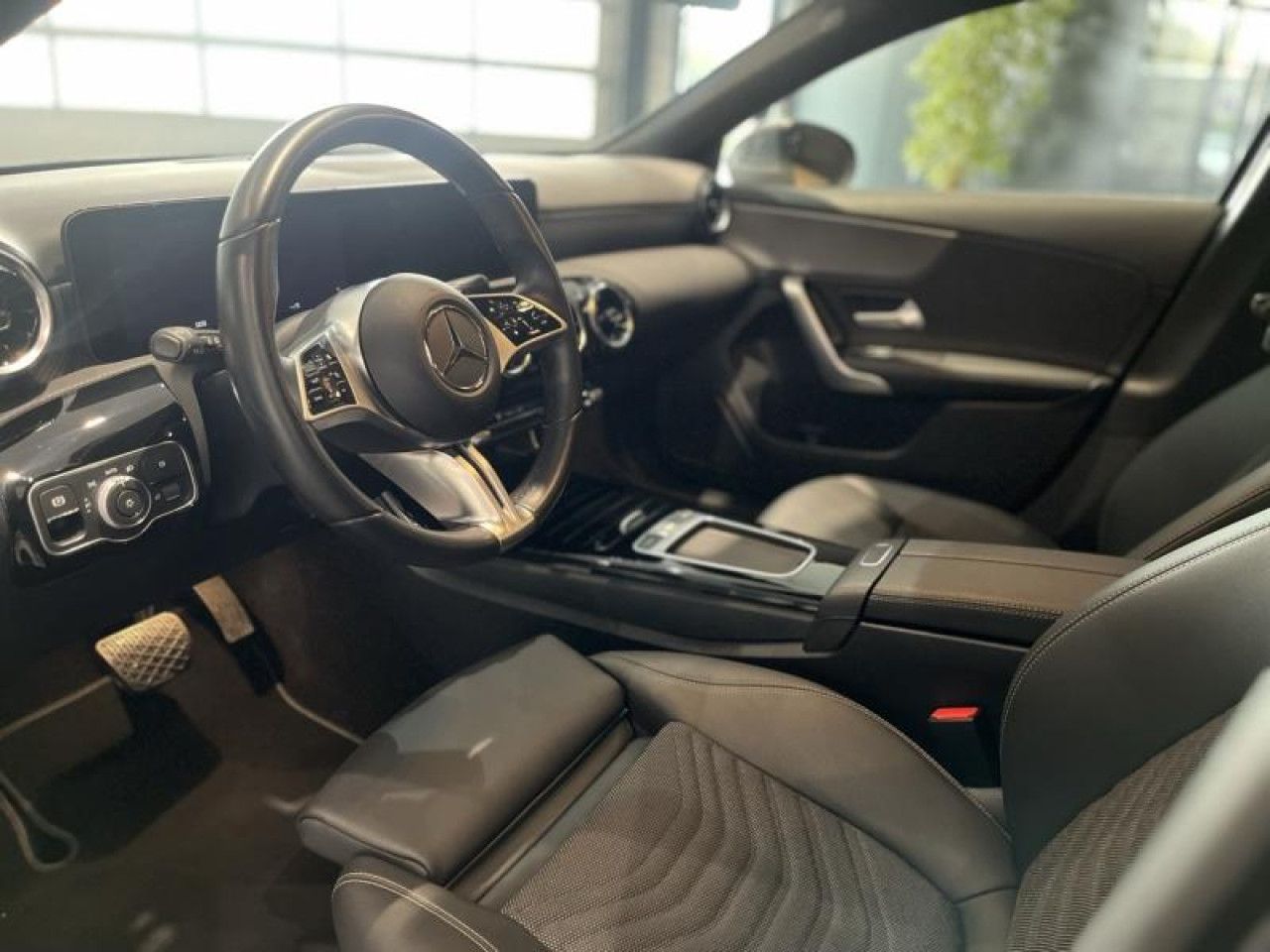 Photo du v&eacute;hicule 17 / 18