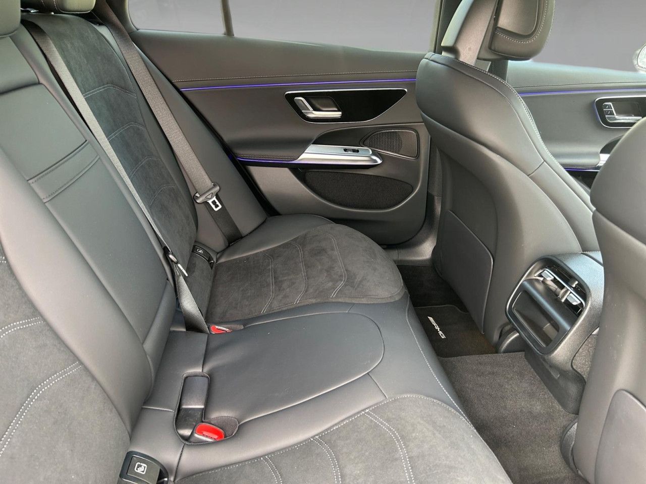 Mercedes-Benz E-Klasse – Bild 12