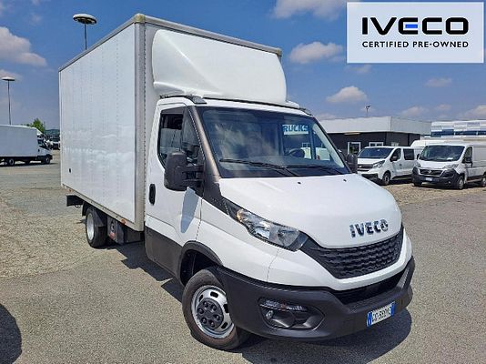 Vehicle image 2 / 11