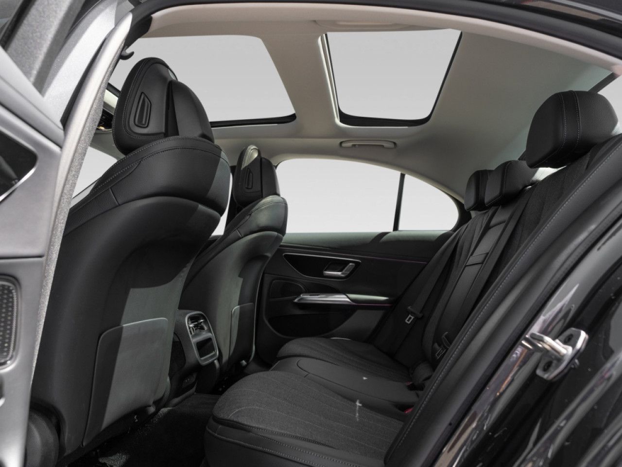 Mercedes-Benz E-Klasse – Bild 8