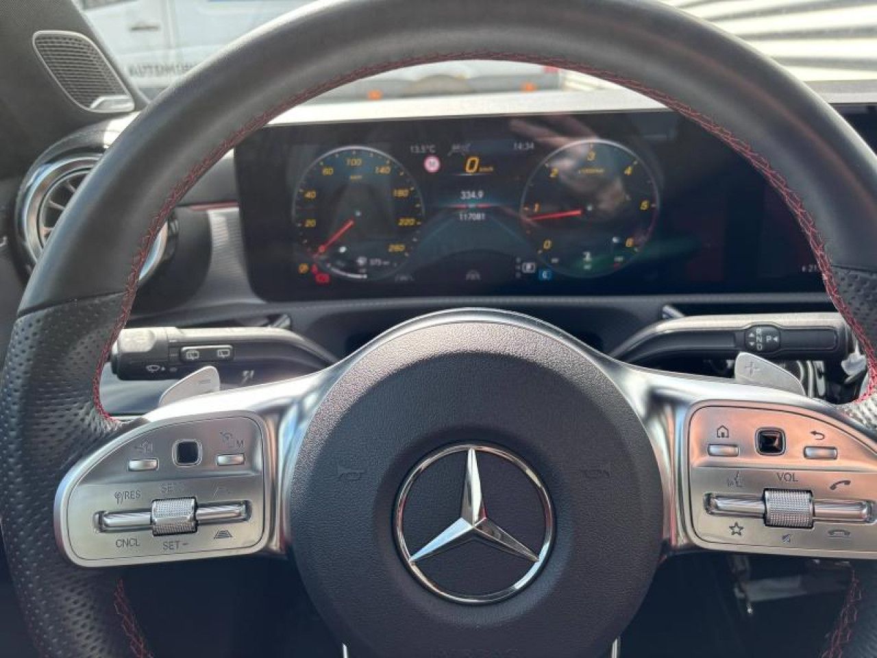 Photo du v&eacute;hicule 15 / 16