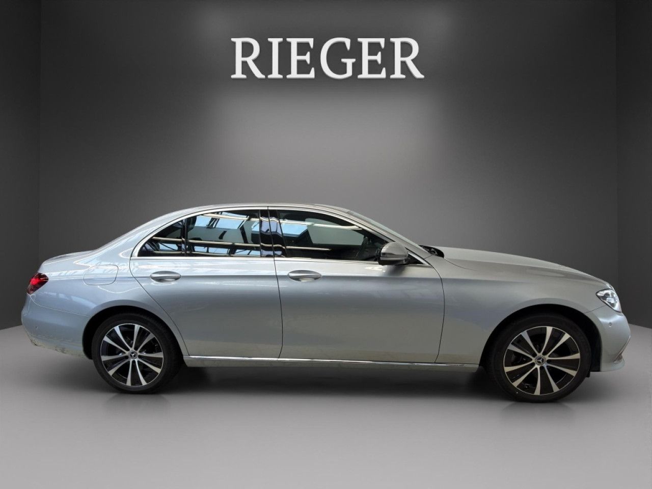 Mercedes-Benz E-Klasse – Bild 14