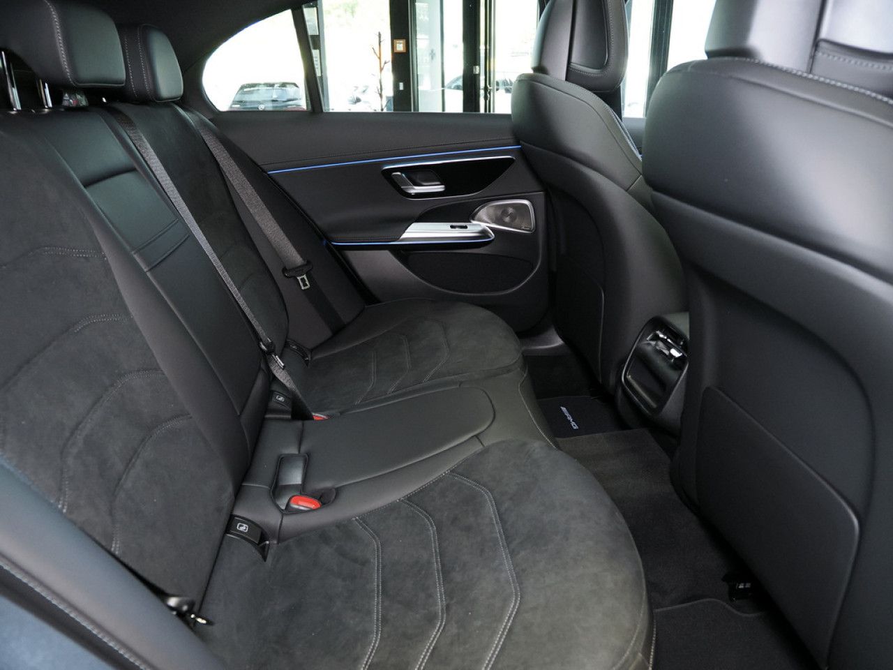 Mercedes-Benz E-Klasse – Bild 11