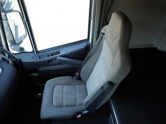Vehicle image 14 / 15