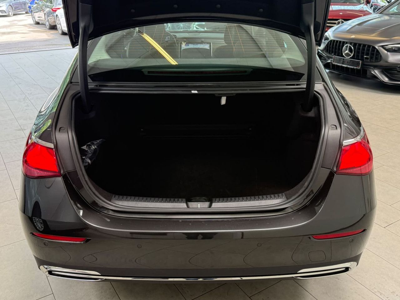 Mercedes-Benz E-Klasse – Bild 6