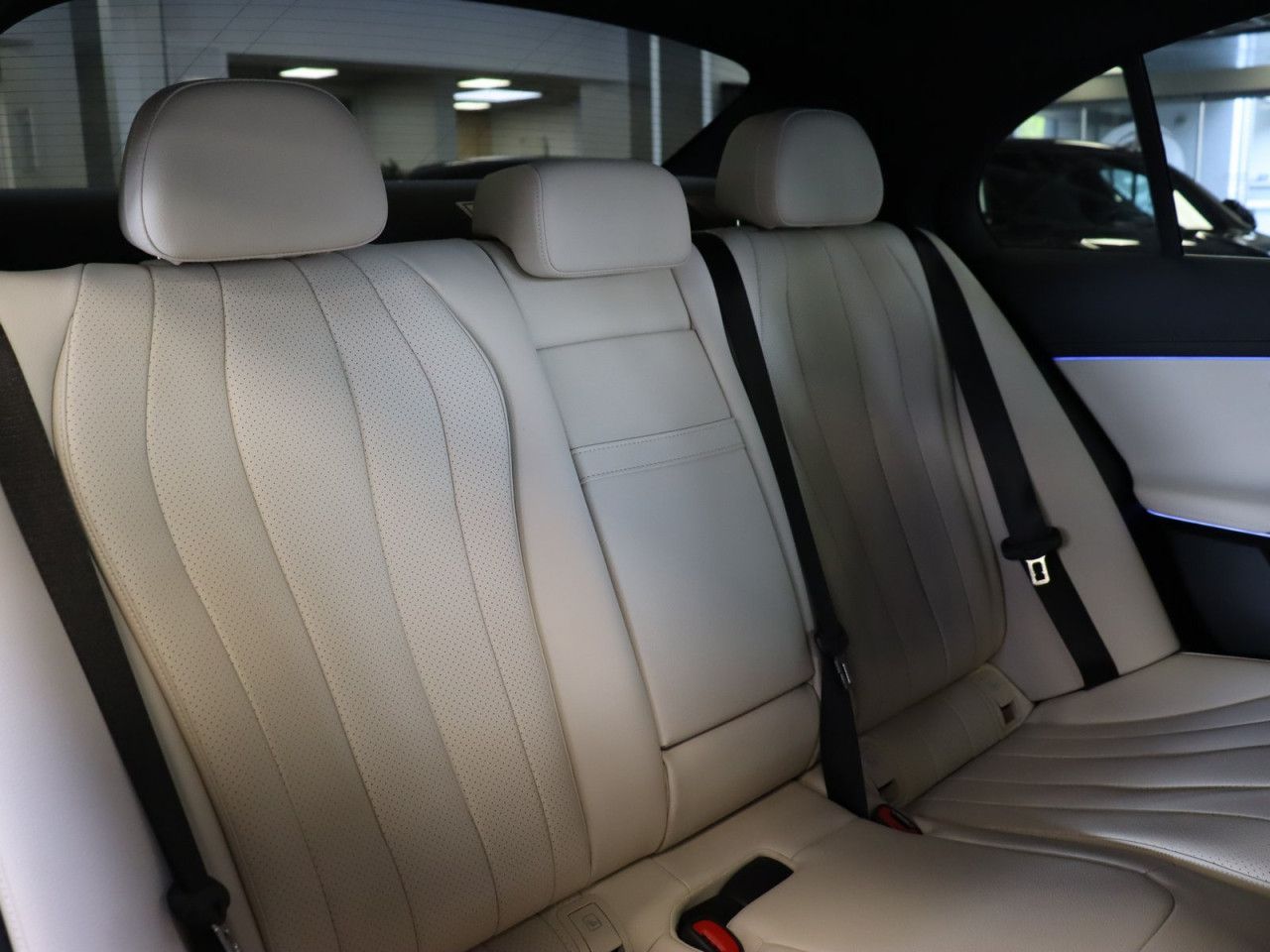 Mercedes-Benz E-Klasse – Bild 27