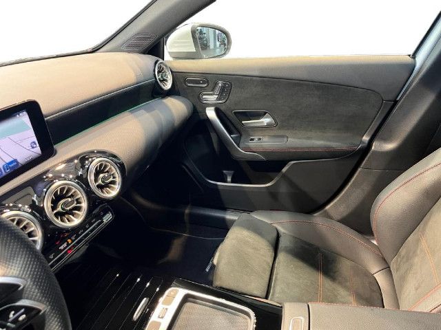 Mercedes-Benz A 220