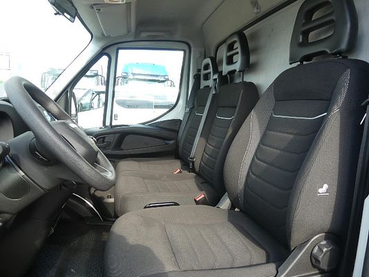 Vehicle image 6 / 7