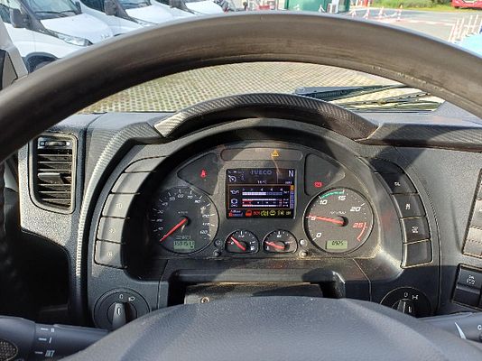 Vehicle image 9 / 11
